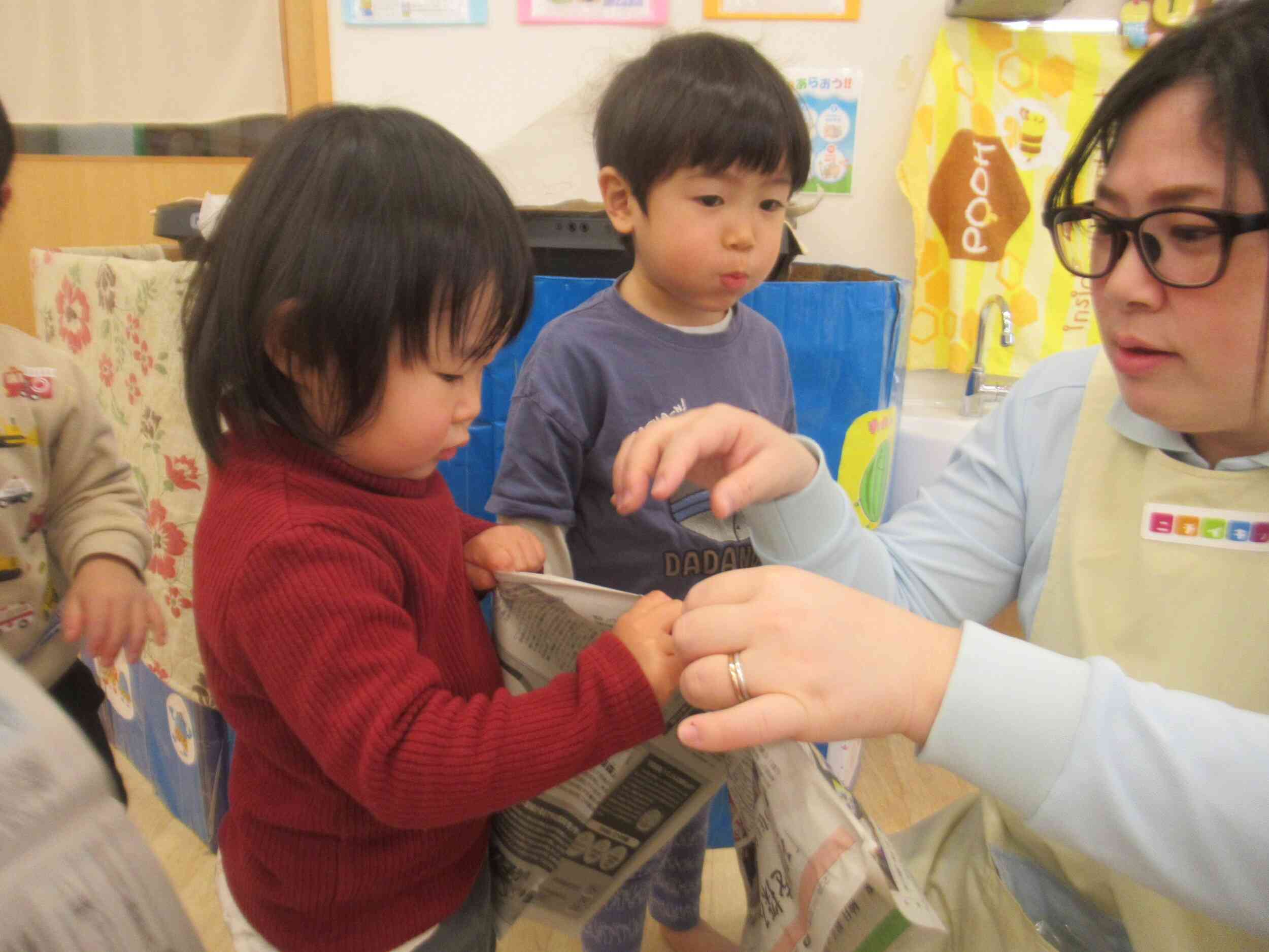 新聞紙やぶれるかな？