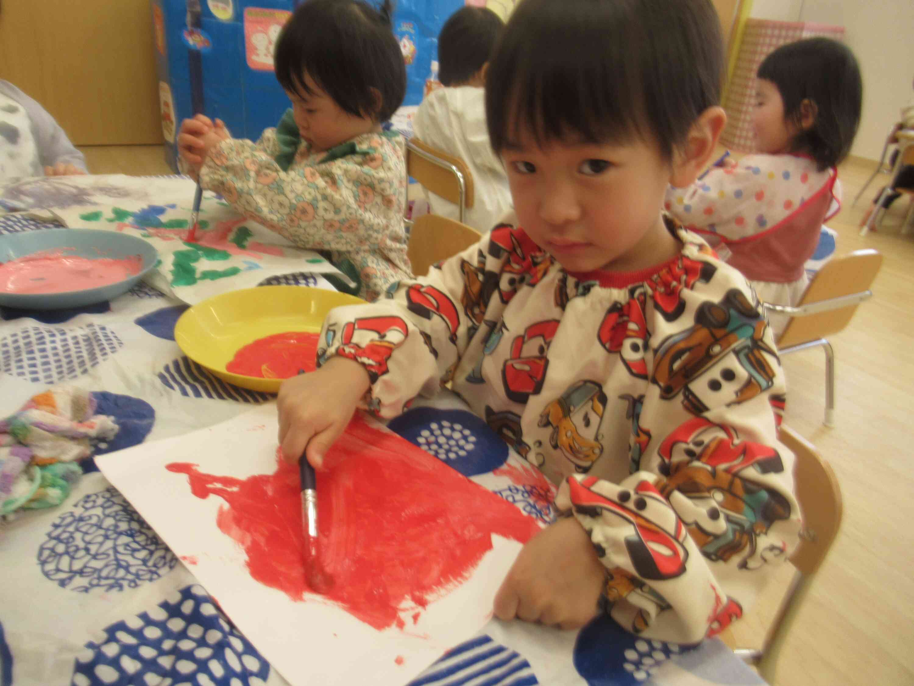 一生懸命ぬりぬり…