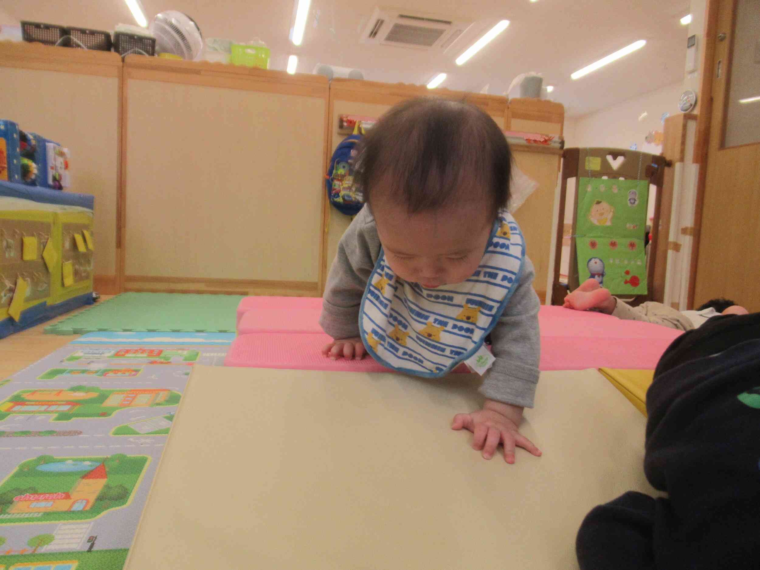 先生、見てて。下りることもできるよ!