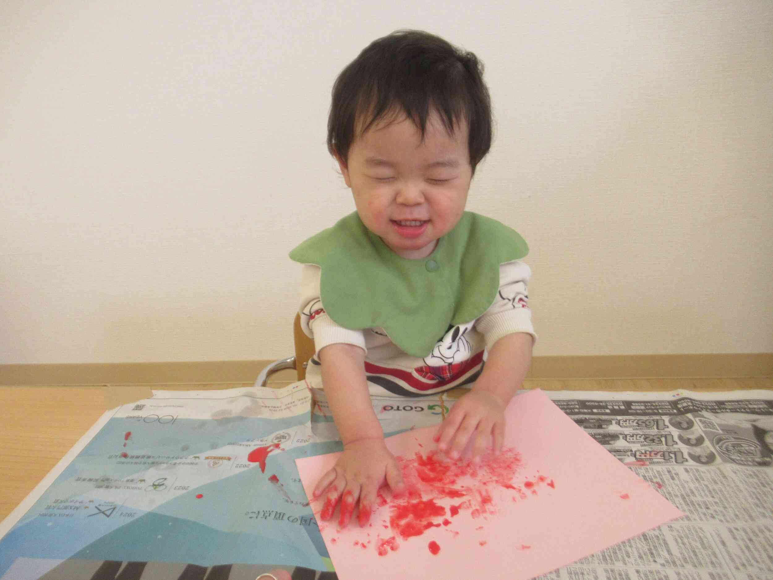 絵の具製作♪（0歳児）