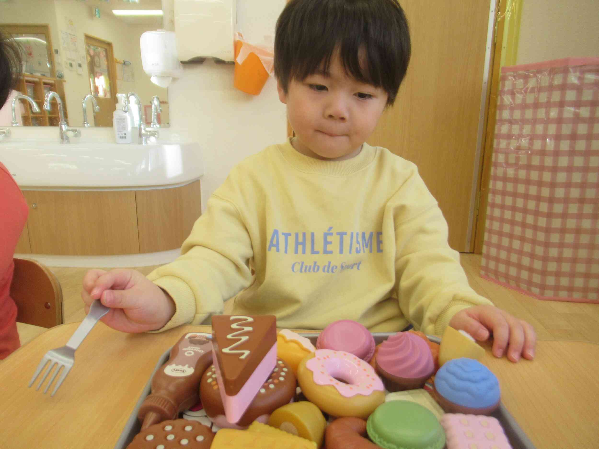 どのドーナッツから食べようかな？