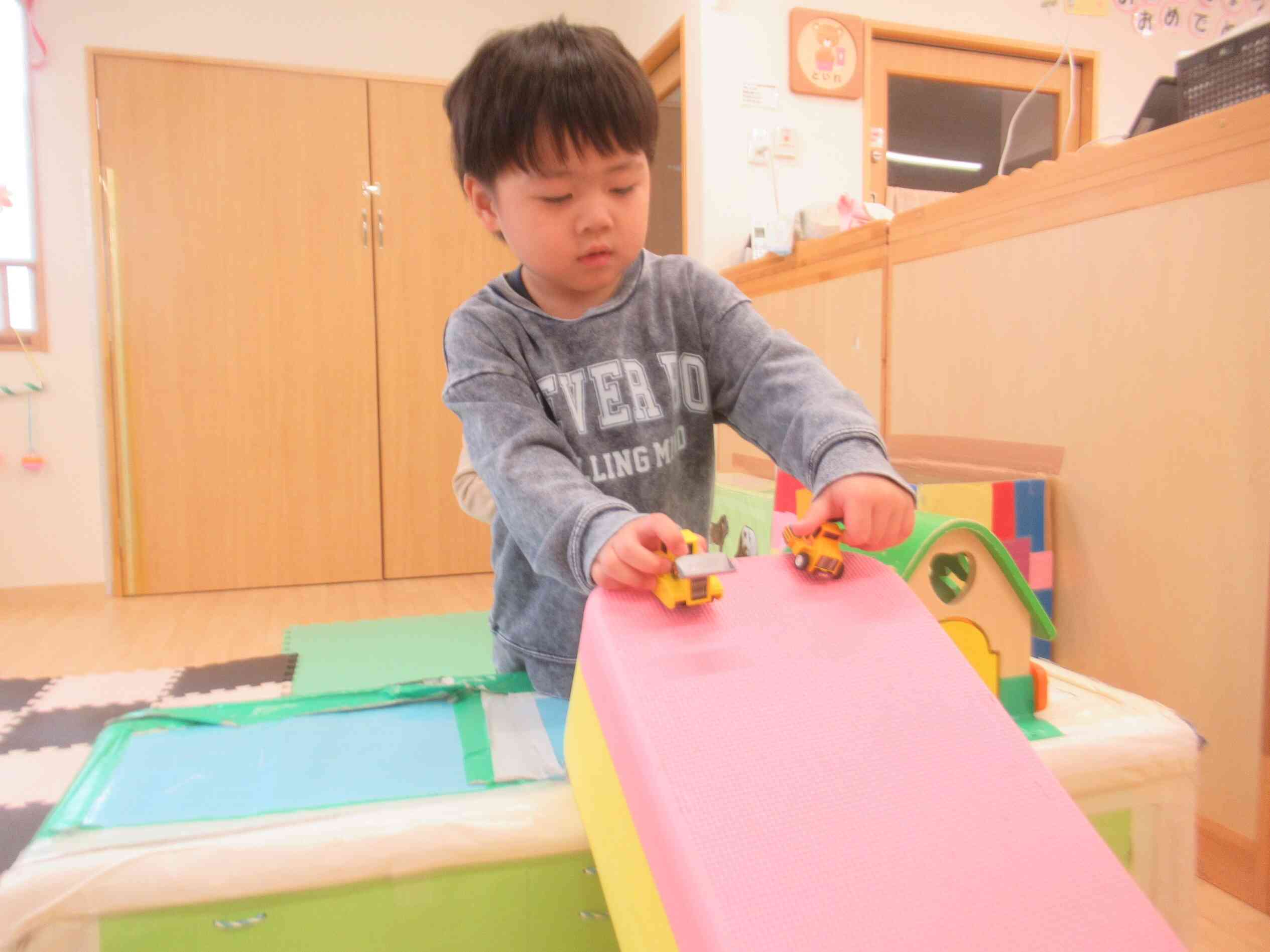 どっちの車が速いかな？