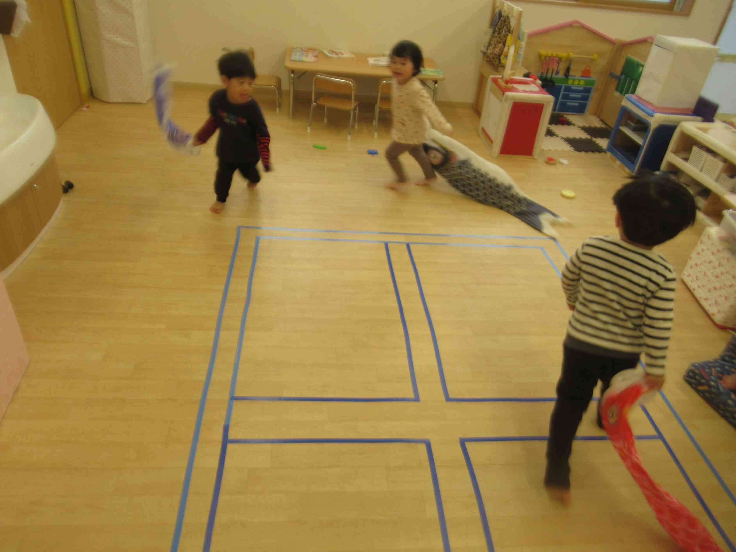 こいのぼりを持って・・・