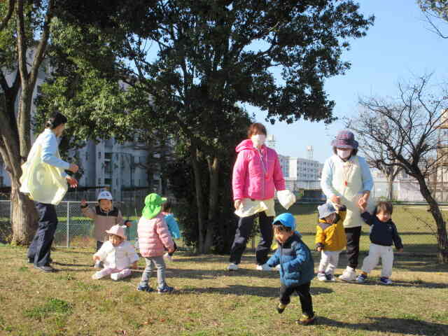 戸外あそびを楽しみました