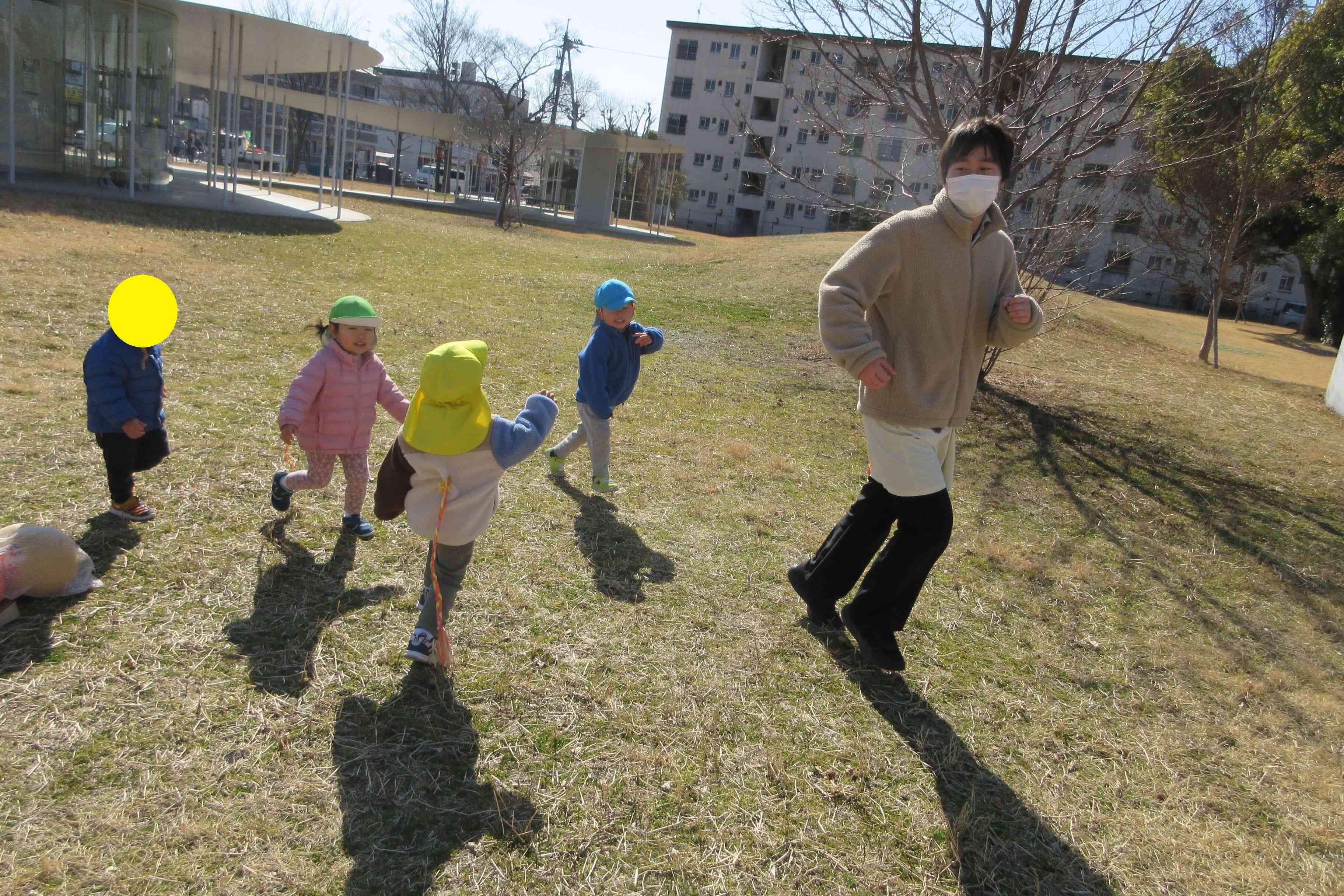 しっぽ取りをして遊びました