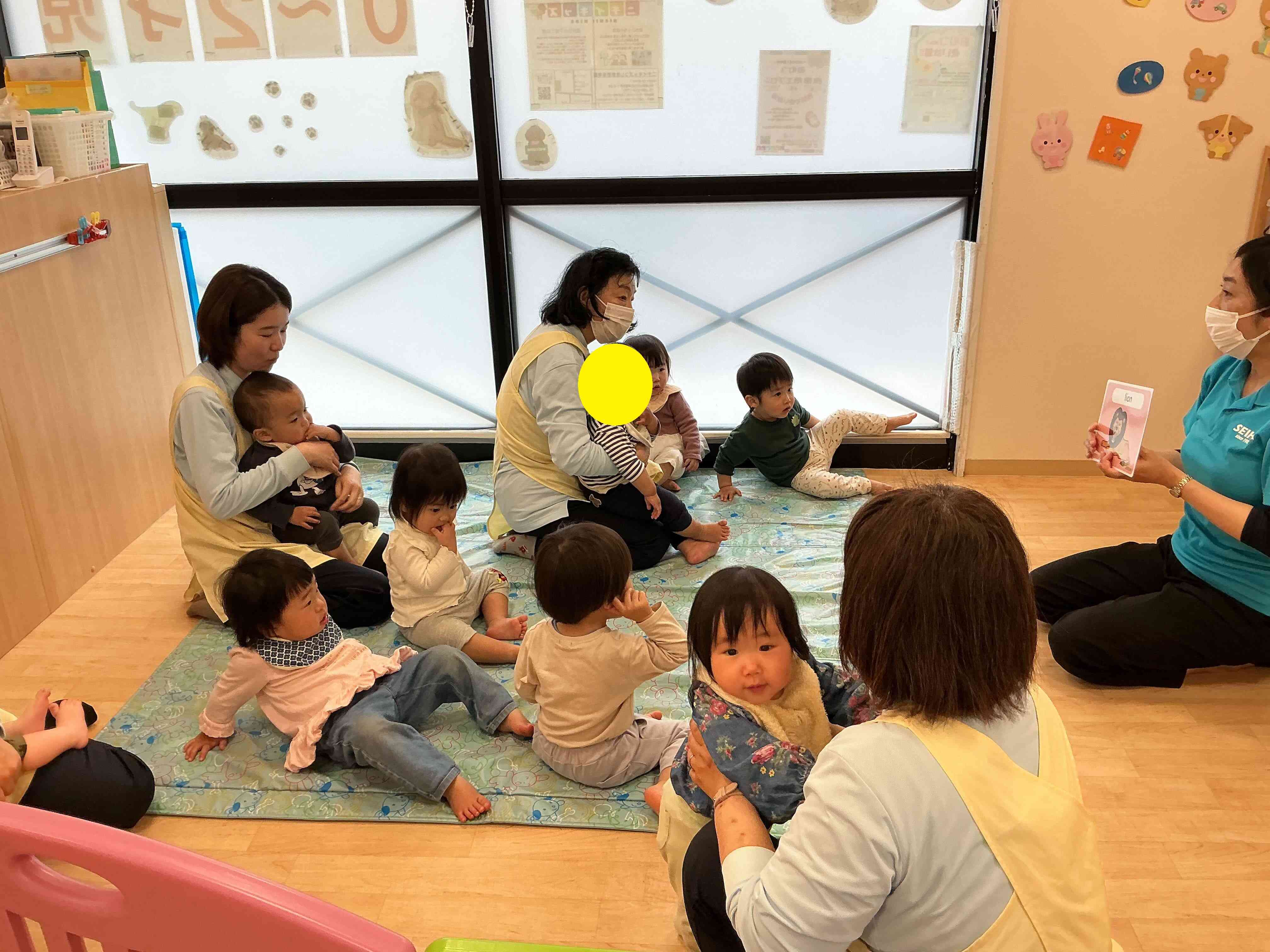 0・1歳児クラス合同で行いました