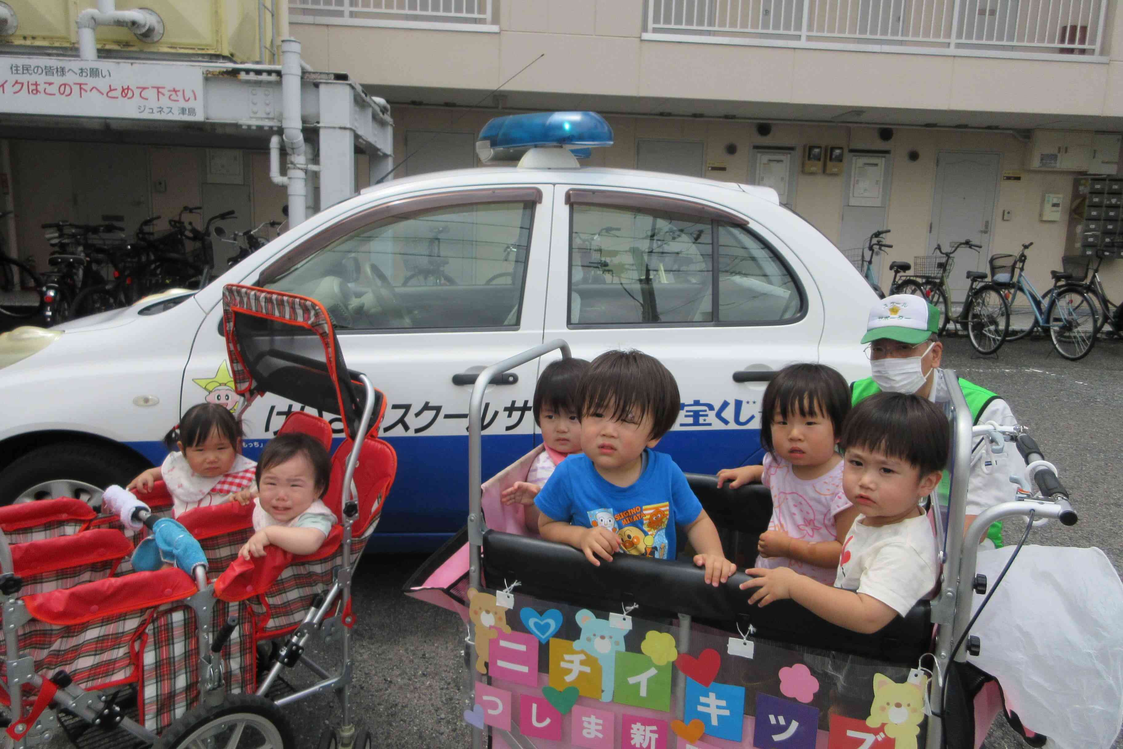 パトロール車を見学しました