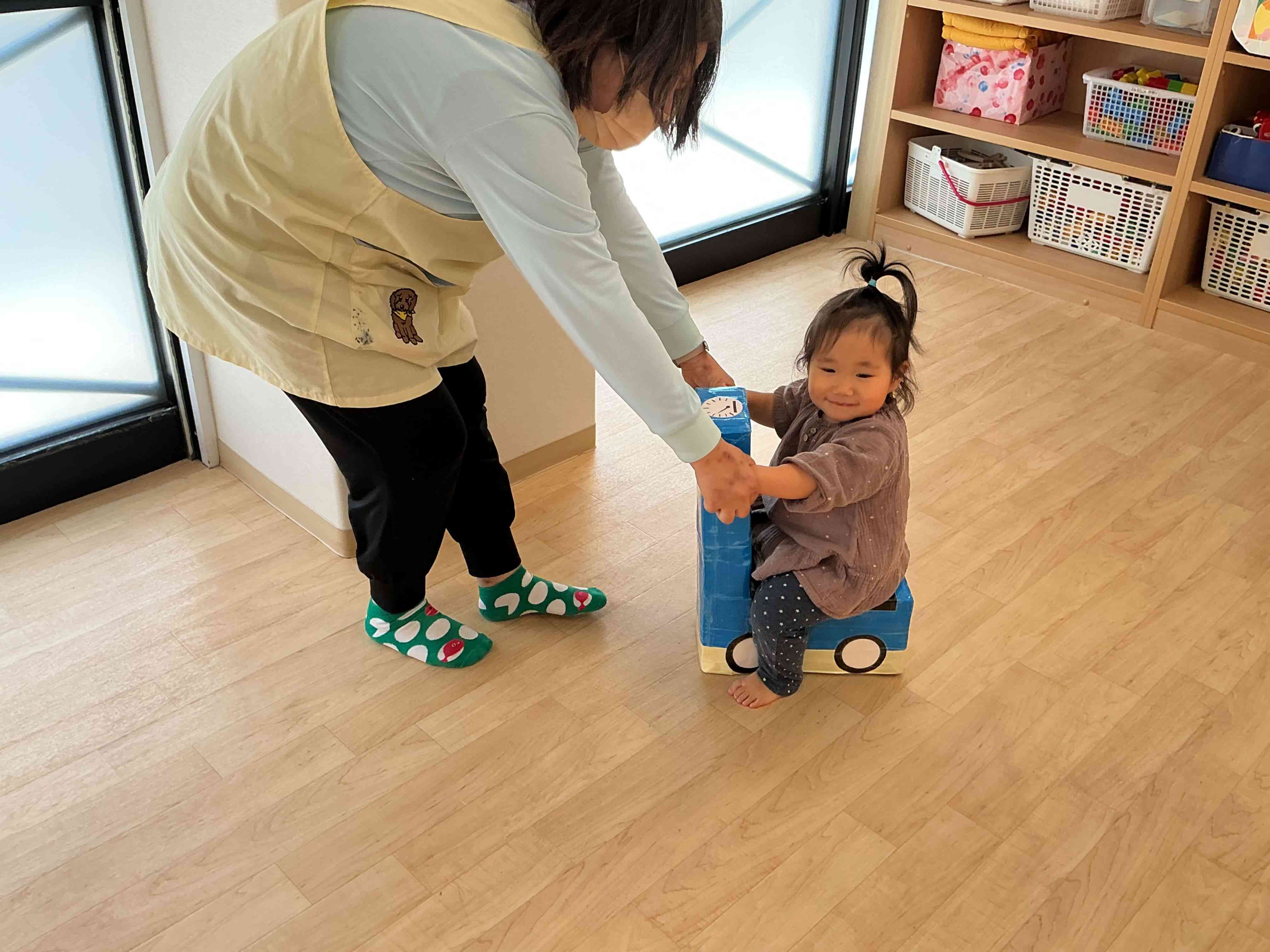 乗り物遊び
