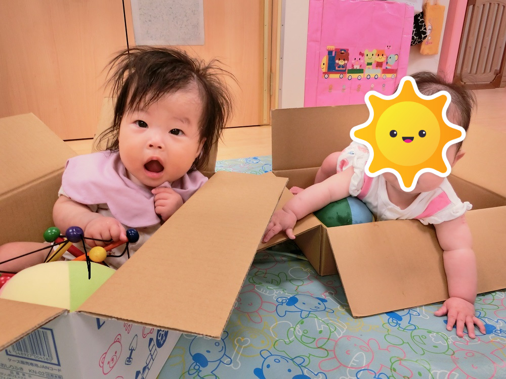 ひよこ組はダンボール遊びをしたよ!