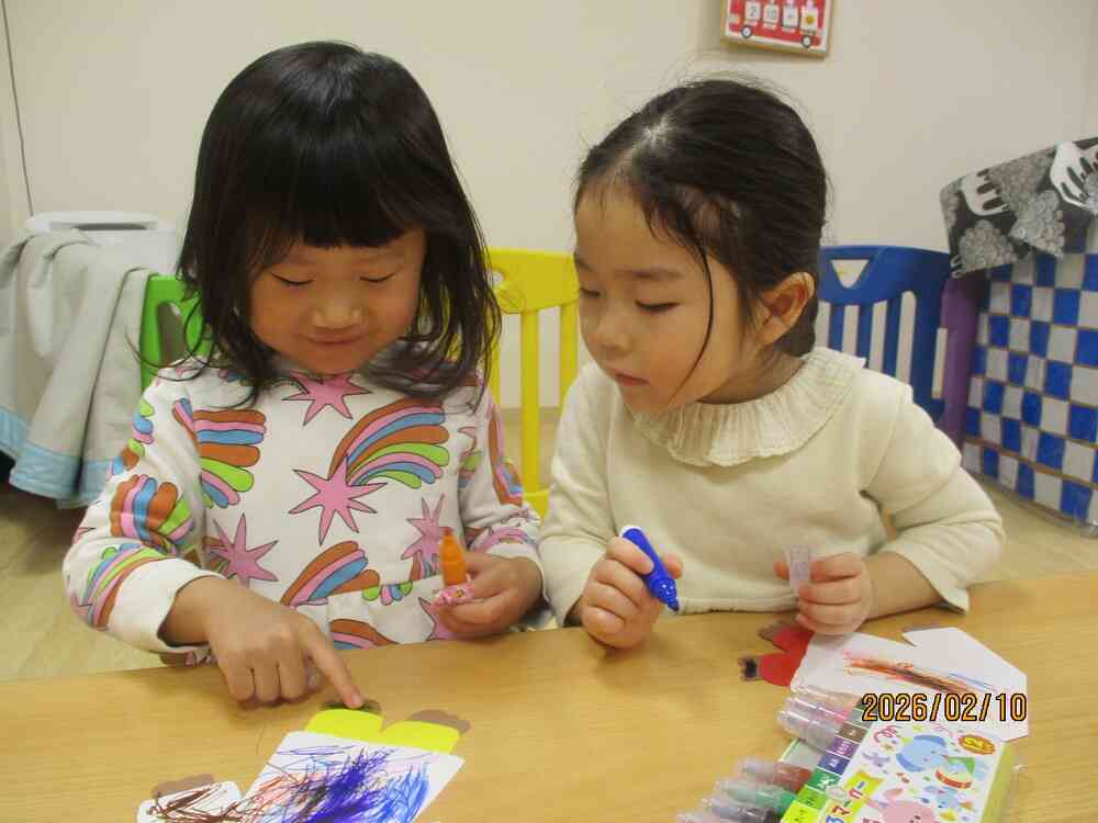 お友だちはどうやって描いてるかなぁ？