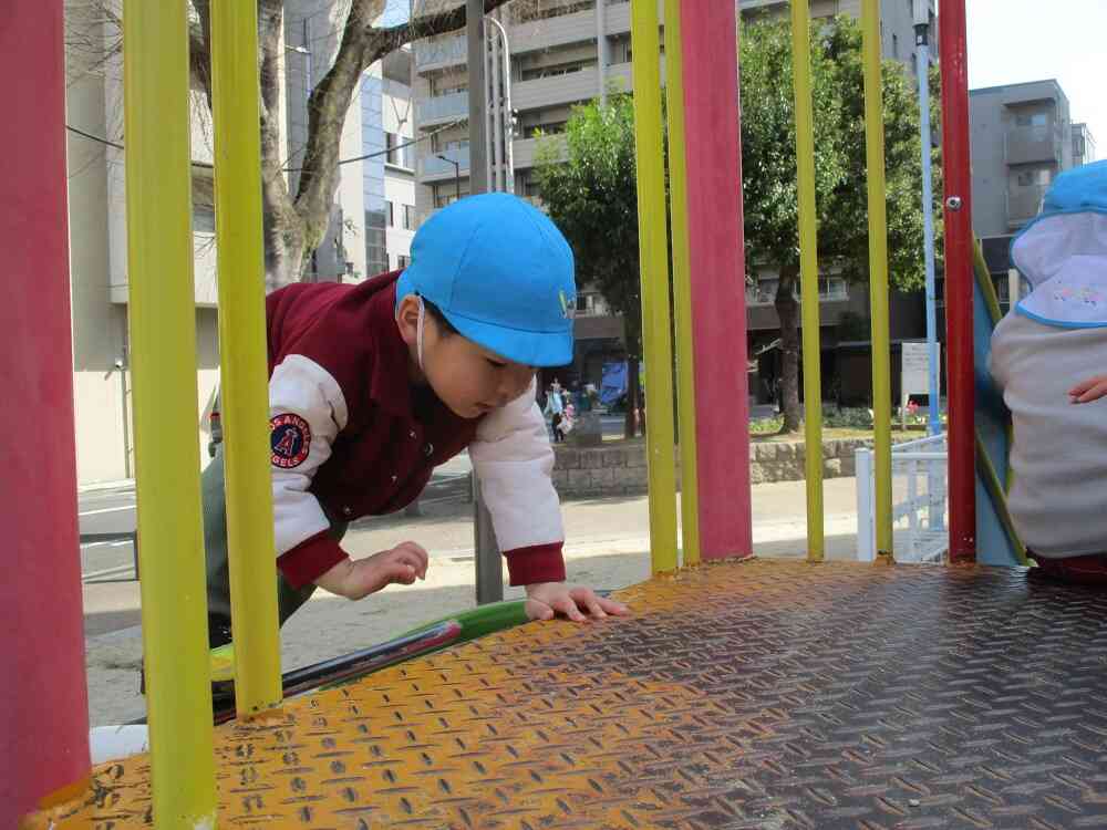 全身を使って登っています！