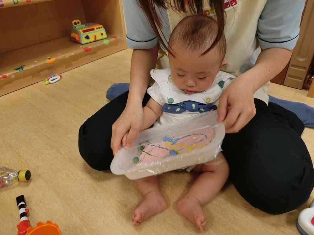 ひよこ組さんも先生と一緒に！