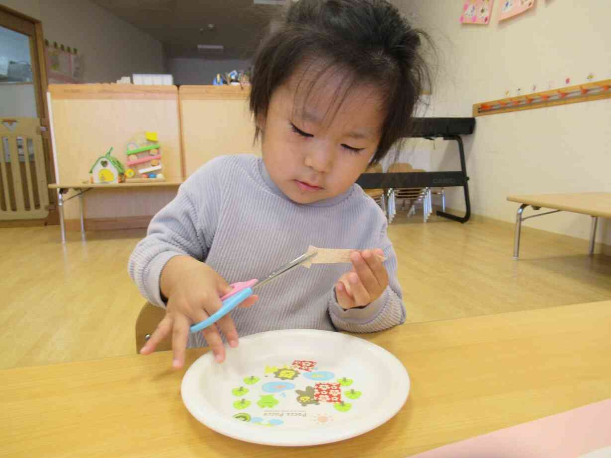 はさみでちょきちょき