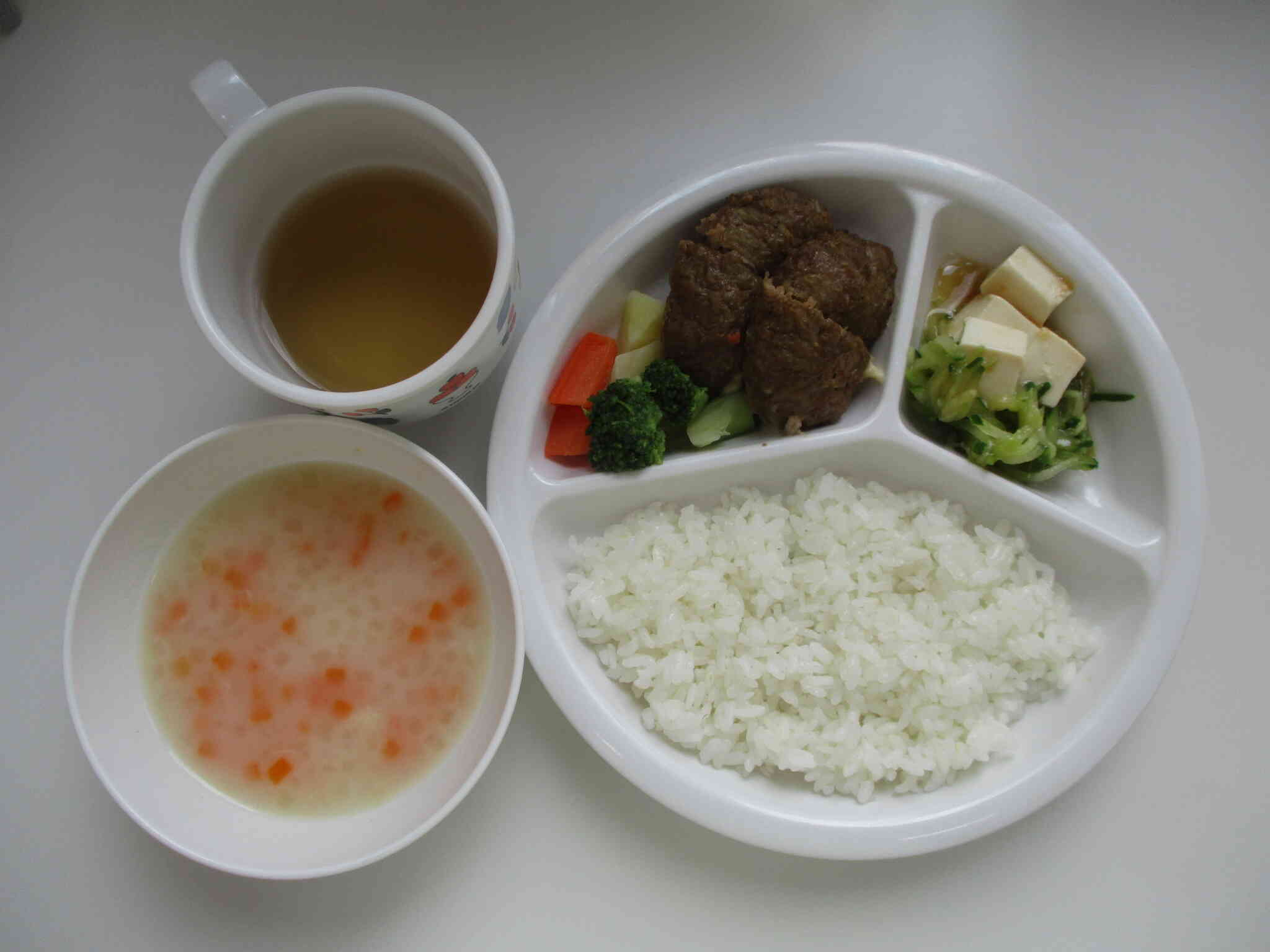 ３月１１日の給食です