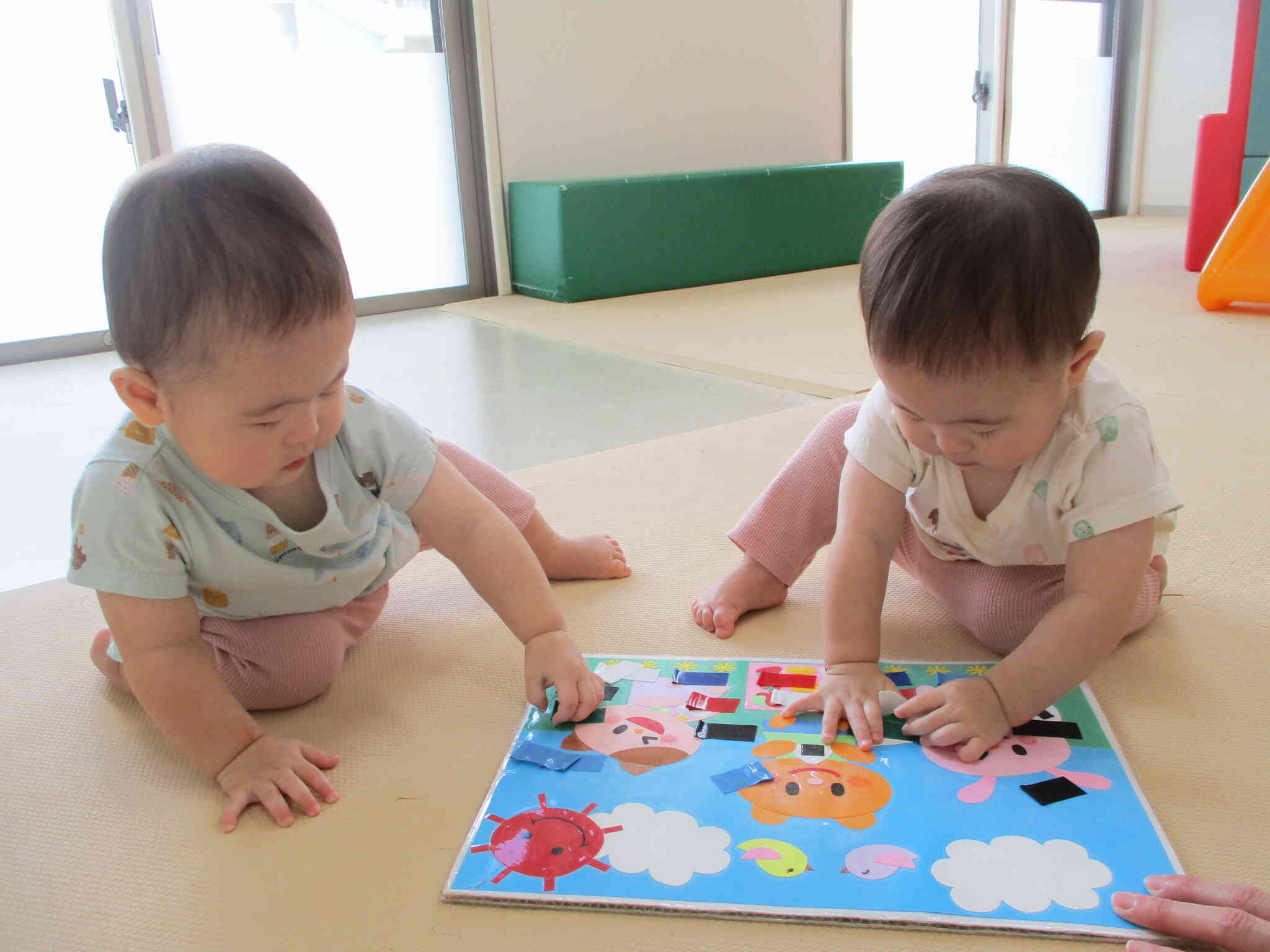 剥がしたり・・貼ったり・・・