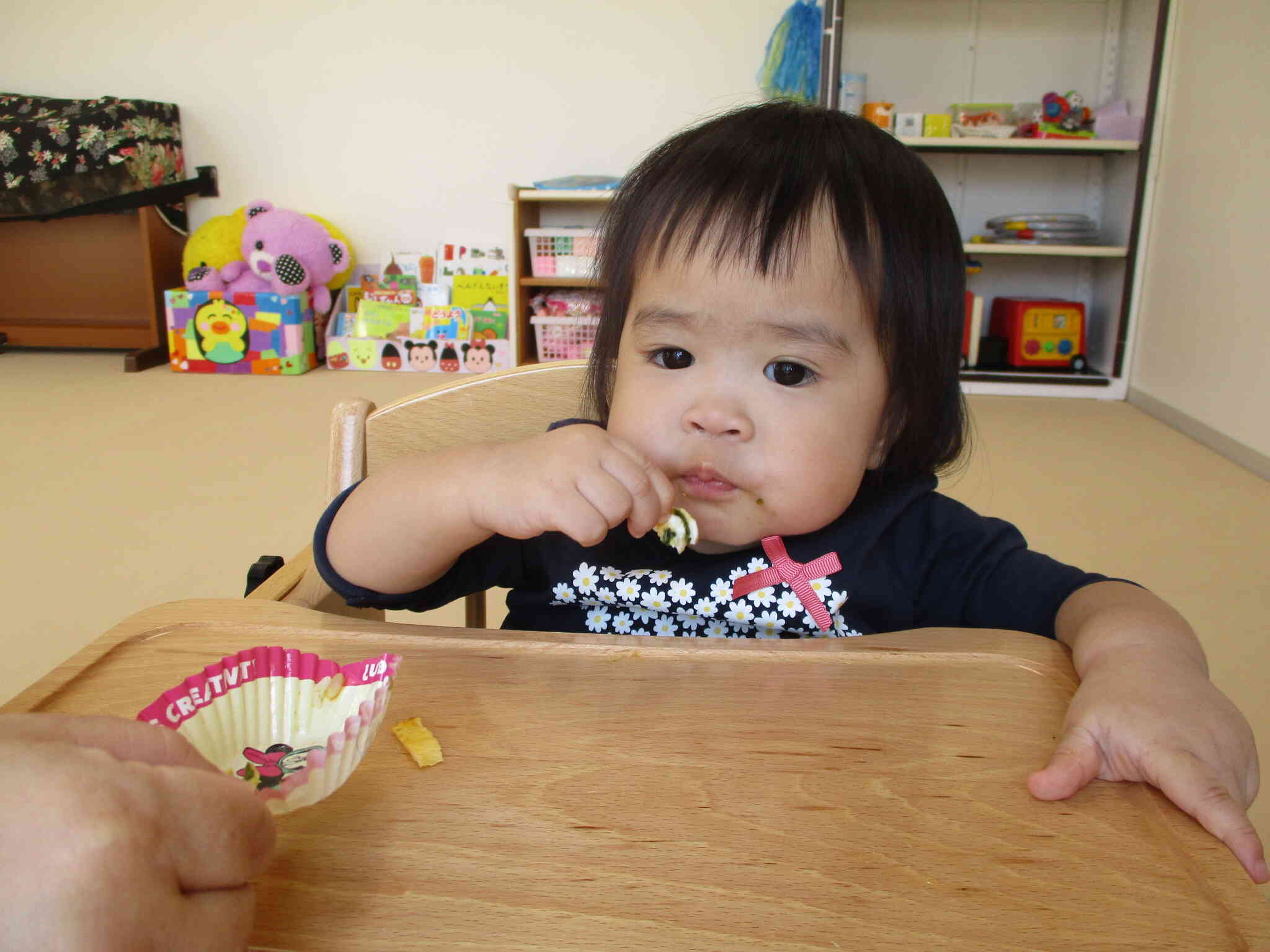 待てずに手づかみしていました！おいしいね！