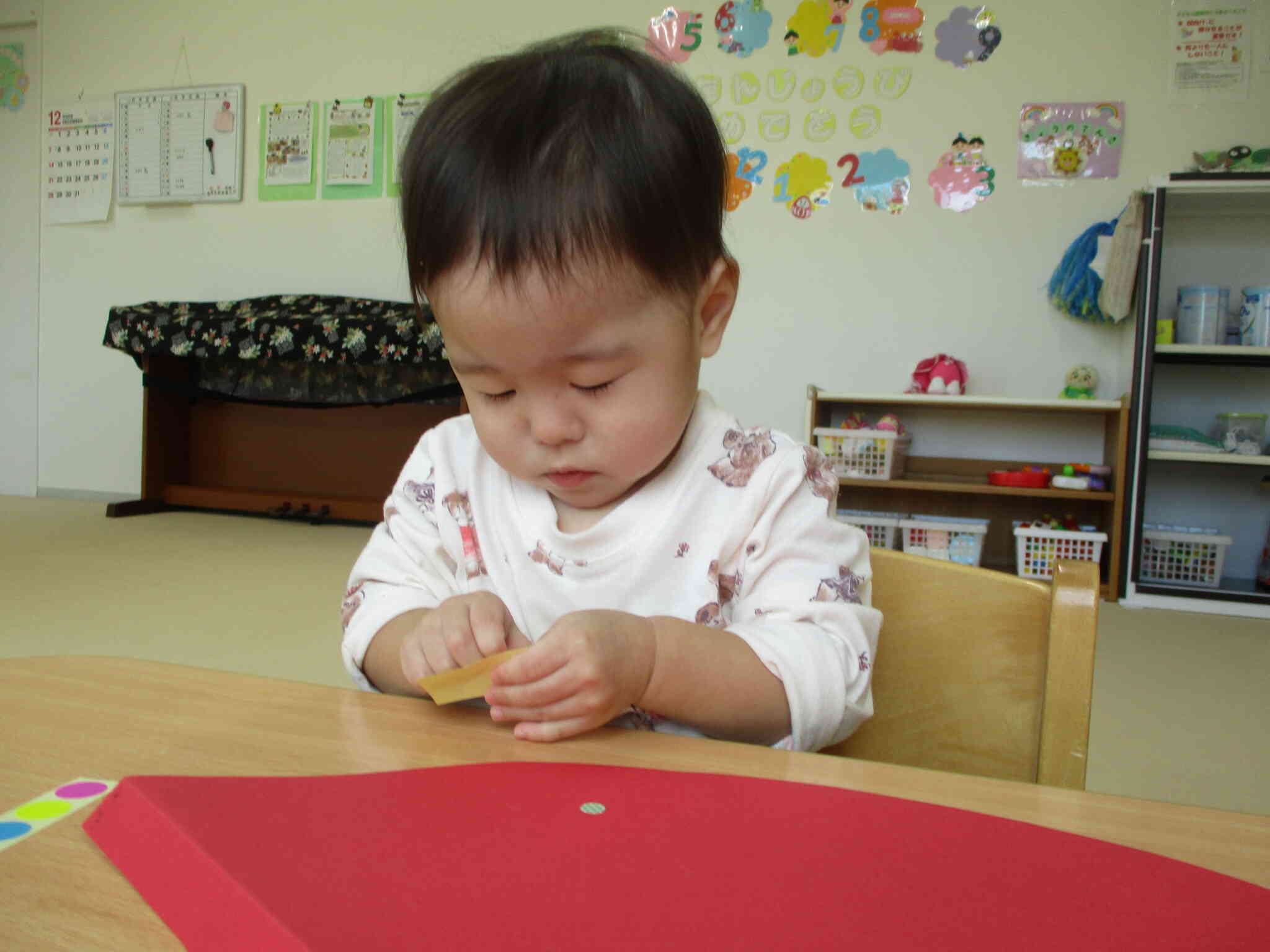 シールはがすのも集中しています。