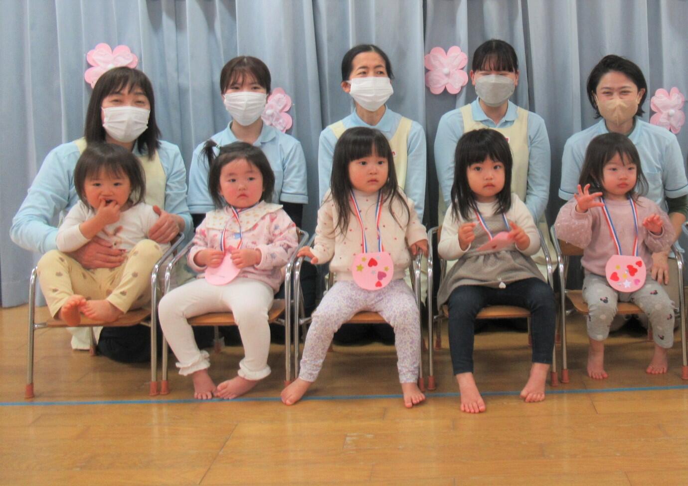 ぱんだ組(1歳児)さん、進級おめでとう!これからもたくさん遊んで笑おうね☆