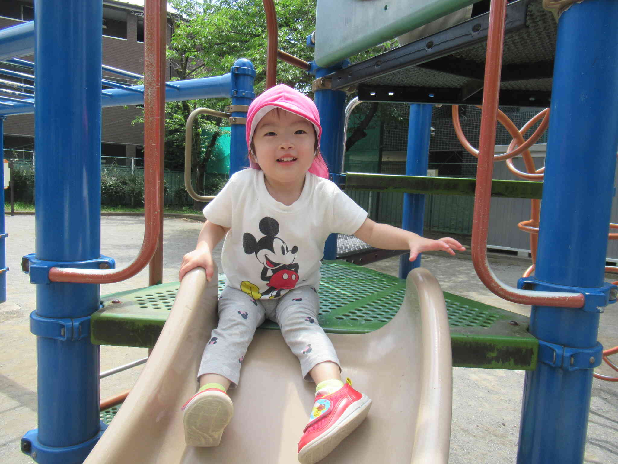 5/30きりん組（2歳児）梅田通公園へ行きました
