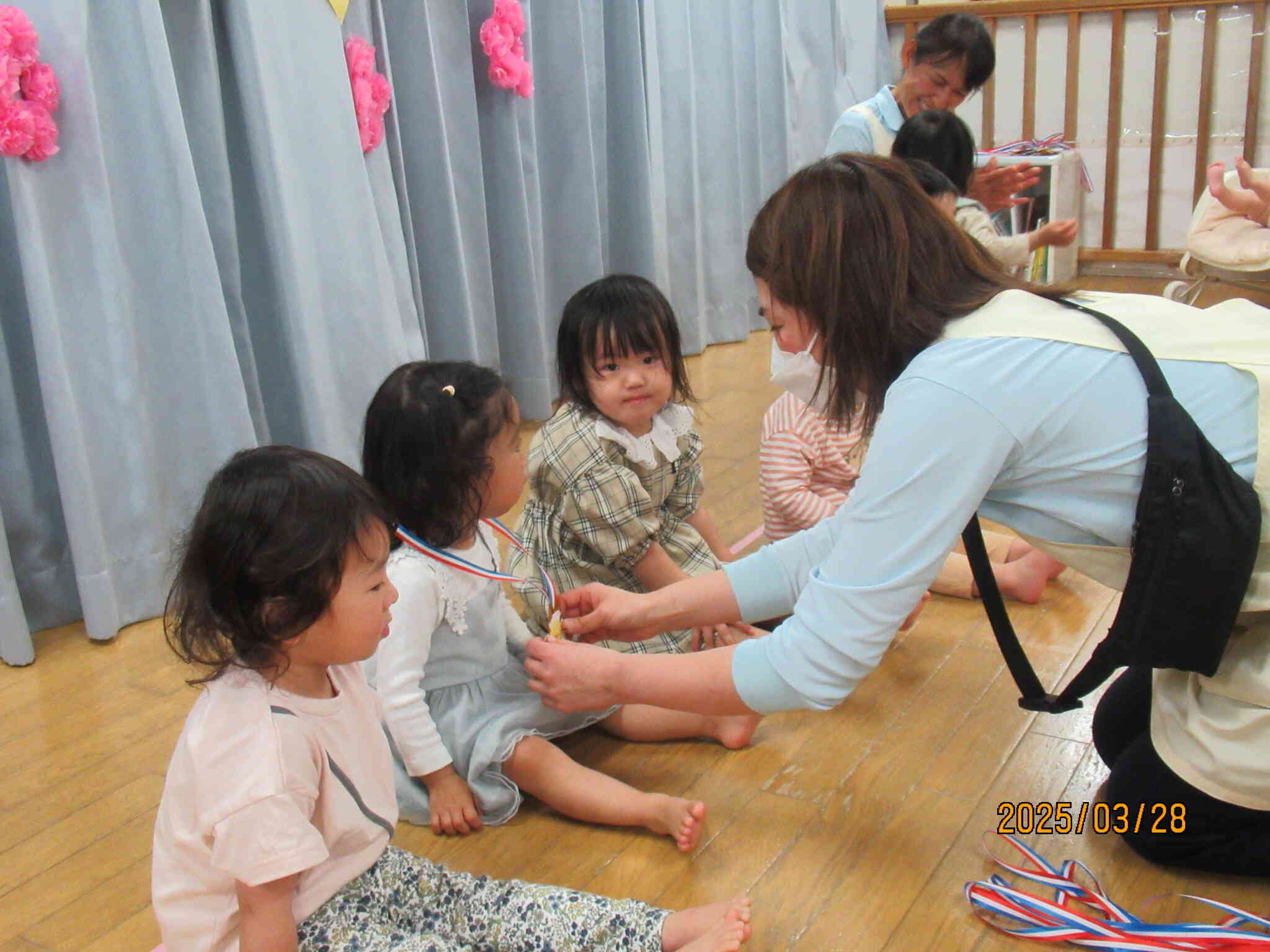 ぱんだ組（1歳児）さんにメダルの贈呈☆