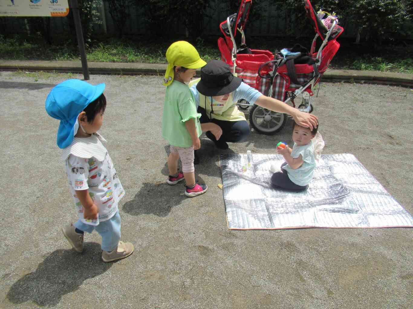 うさぎ組（0歳児）さんと公園に来るのは久しぶりです！