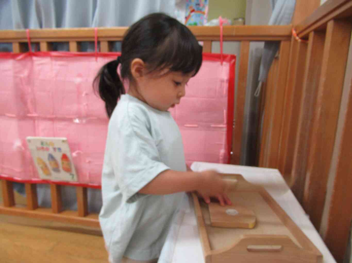 お部屋で木のおままごと遊び