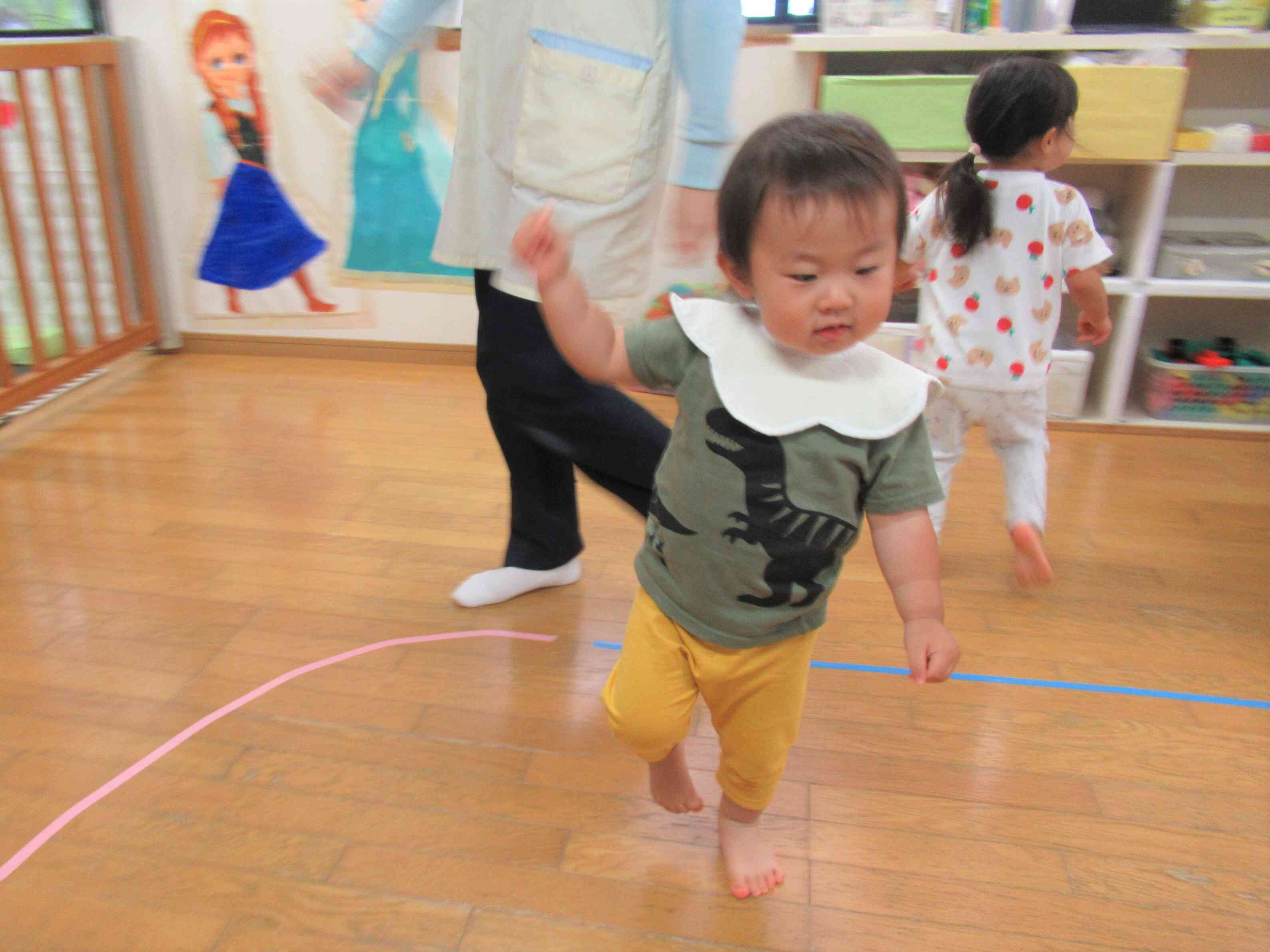 音楽に合わせてお散歩中～♪