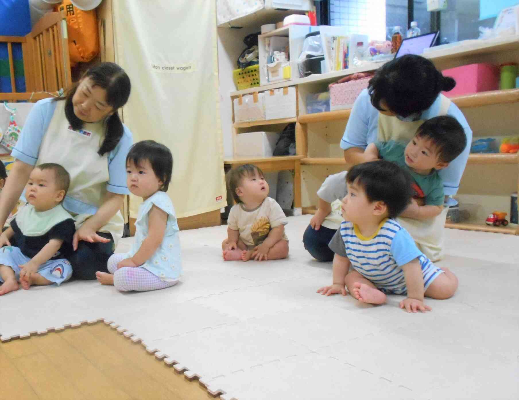 うさぎ組(0歳児)さんの様子