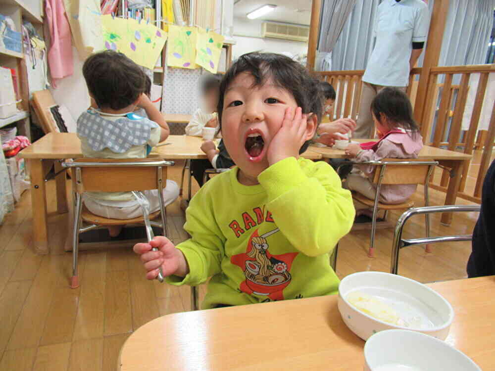 「美味しいー!」と美味しいポーズをしてくれました。