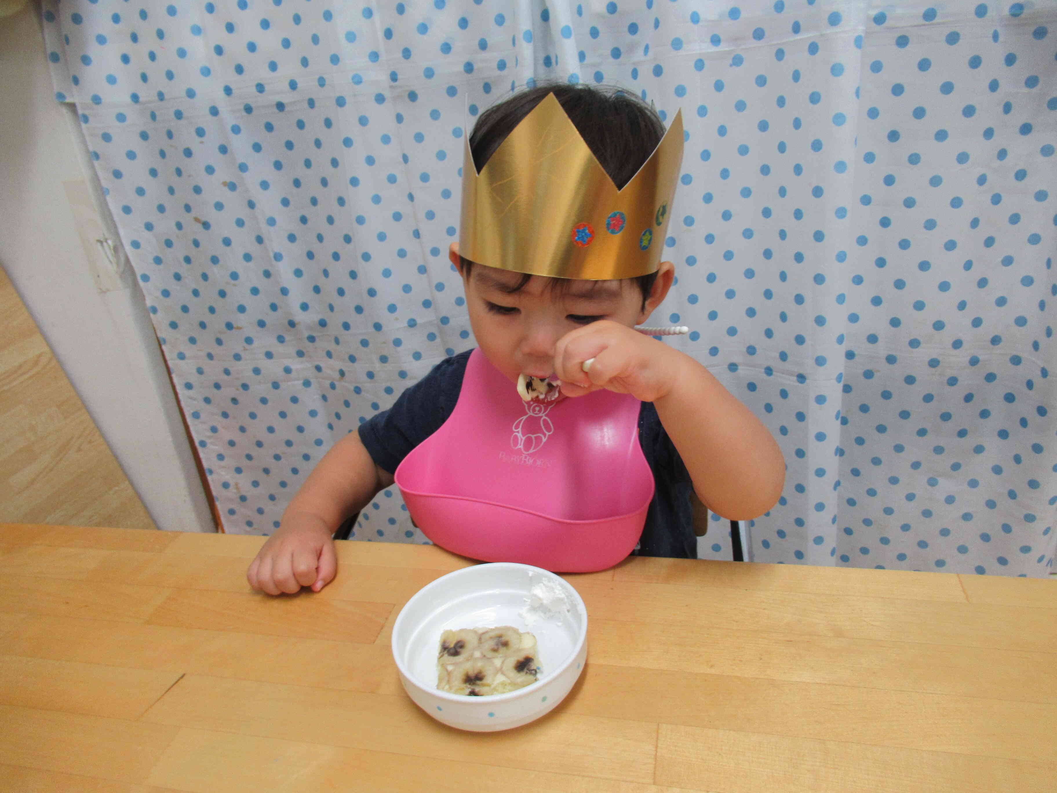 みんなでお誕生日ケーキをいただきます！