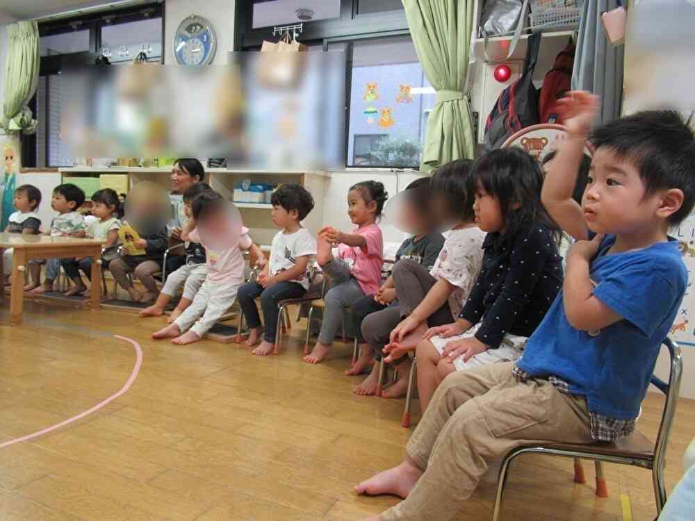 先生のお話をきちんと聞いて、お誕生日会に参加してくれました！