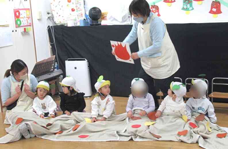 「寒いよ寒いよ〜」と言っていると「心配ご無用!」と火が登場!ぽかぽかになりましたよ。