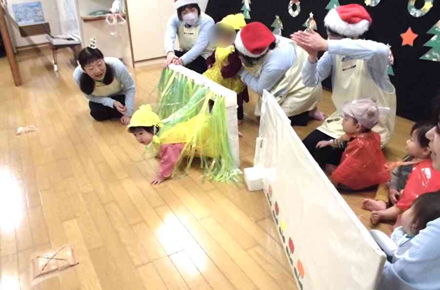 ♪だんだんだーれがめっかったー♪のお歌と共に、いないいないばぁ〜