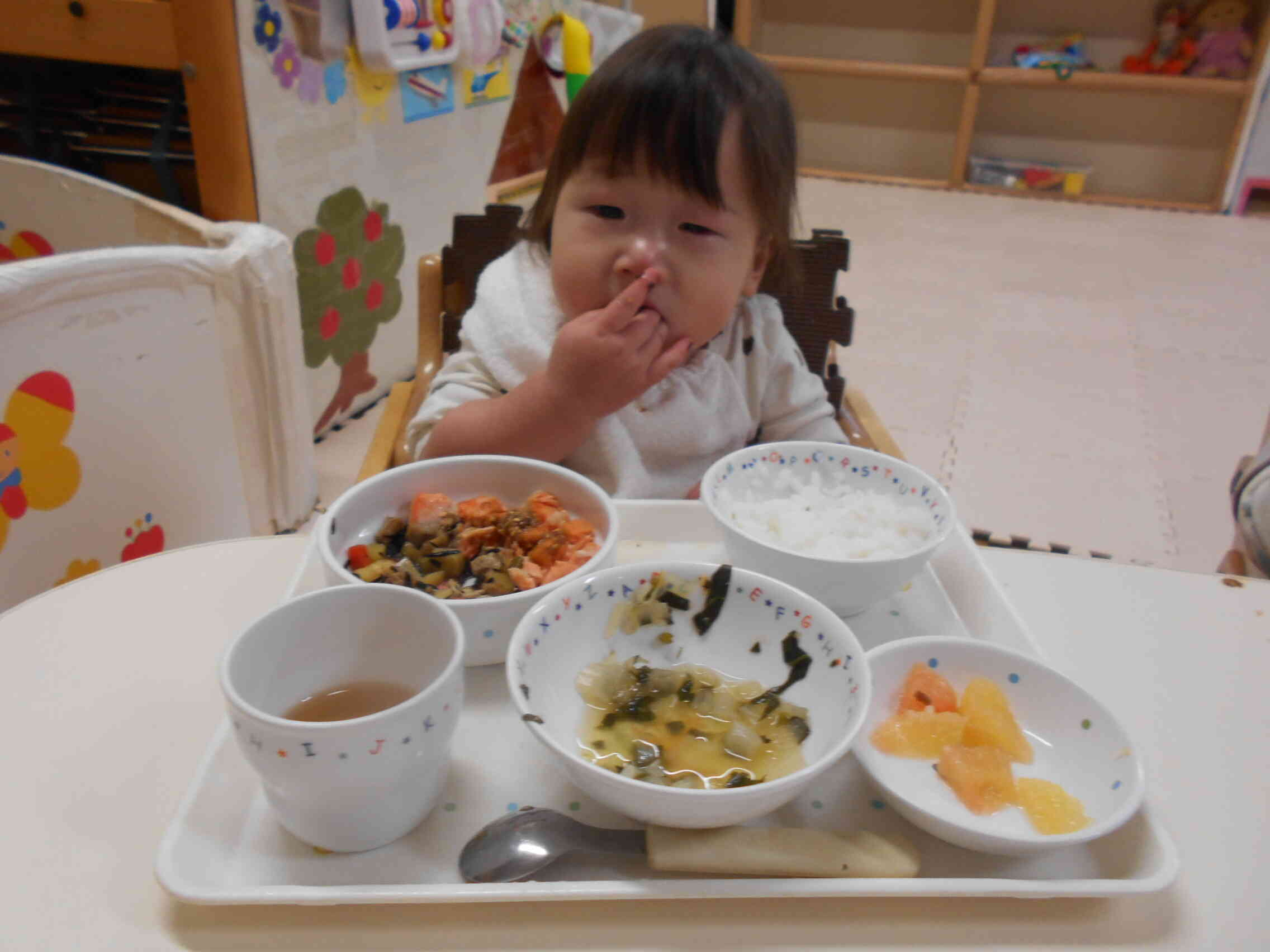 うさぎ組（0歳児）さんの大好きなお食事タイム！