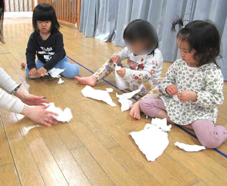 きりん組（2歳児）さんの様子