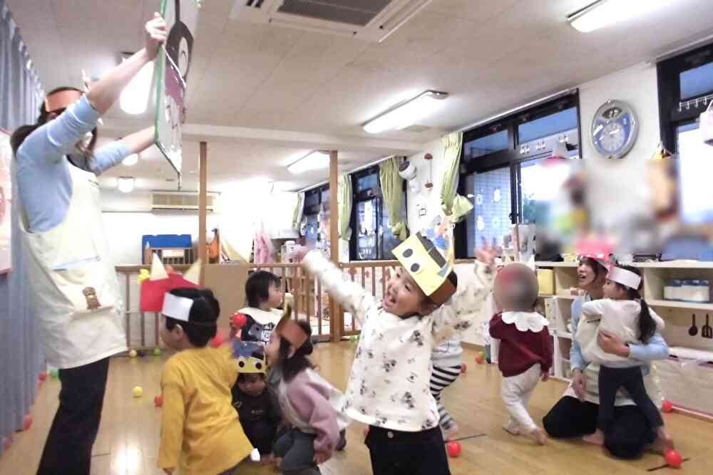 移動式キャラクターパネルにちょっと怖がっているお友達もいましたが、負けじと立ち向かっていました！