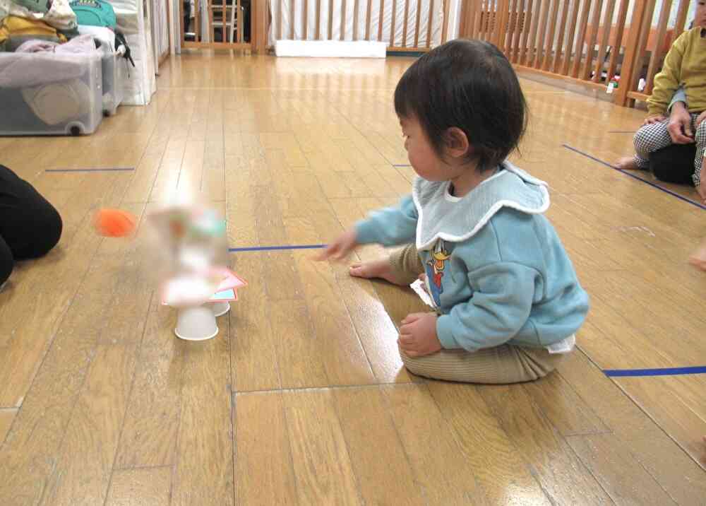 みんな大好きなカードボウリング！！ヒット！