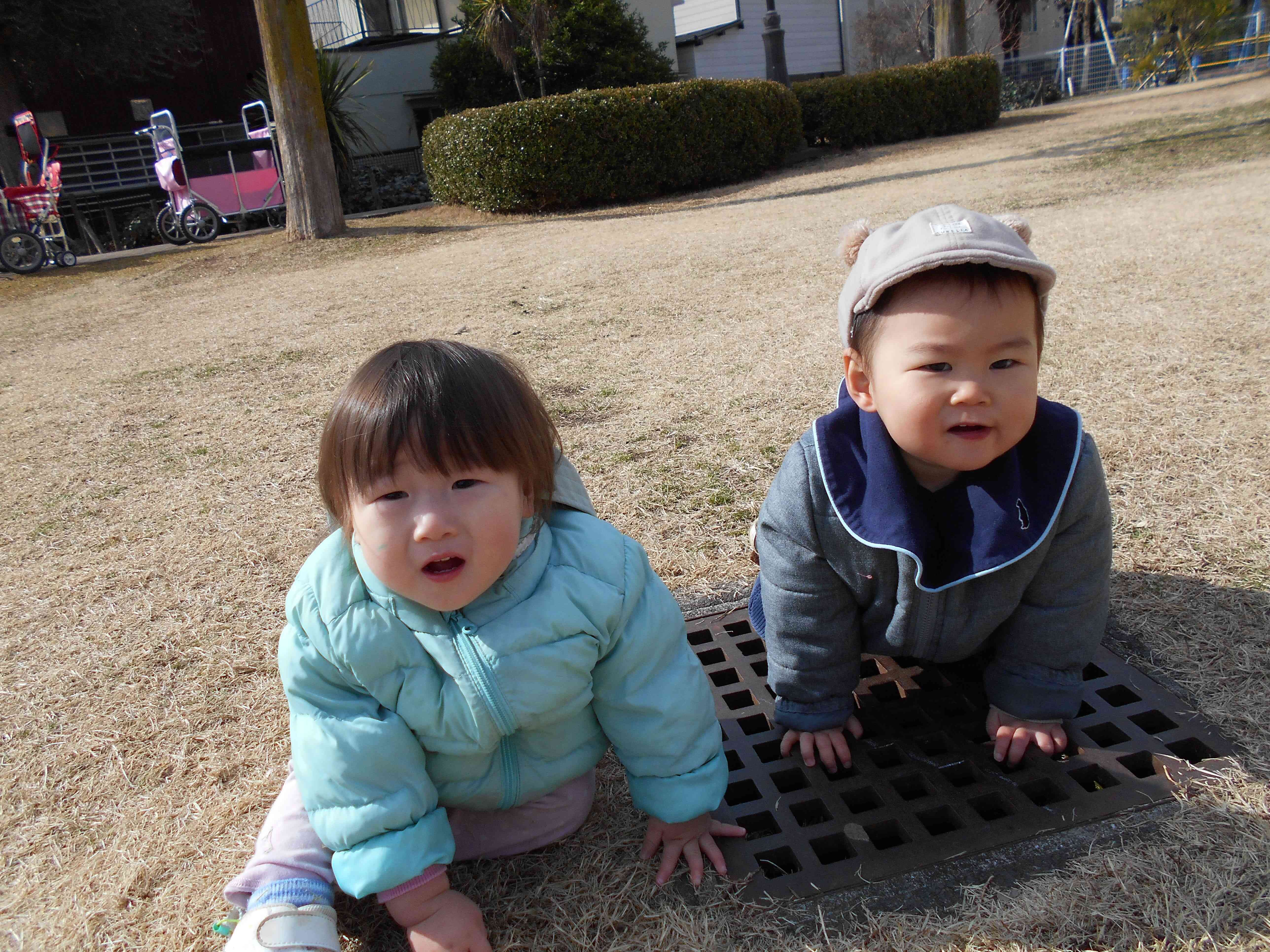 ベルモント公園の広場でポカポカ♪