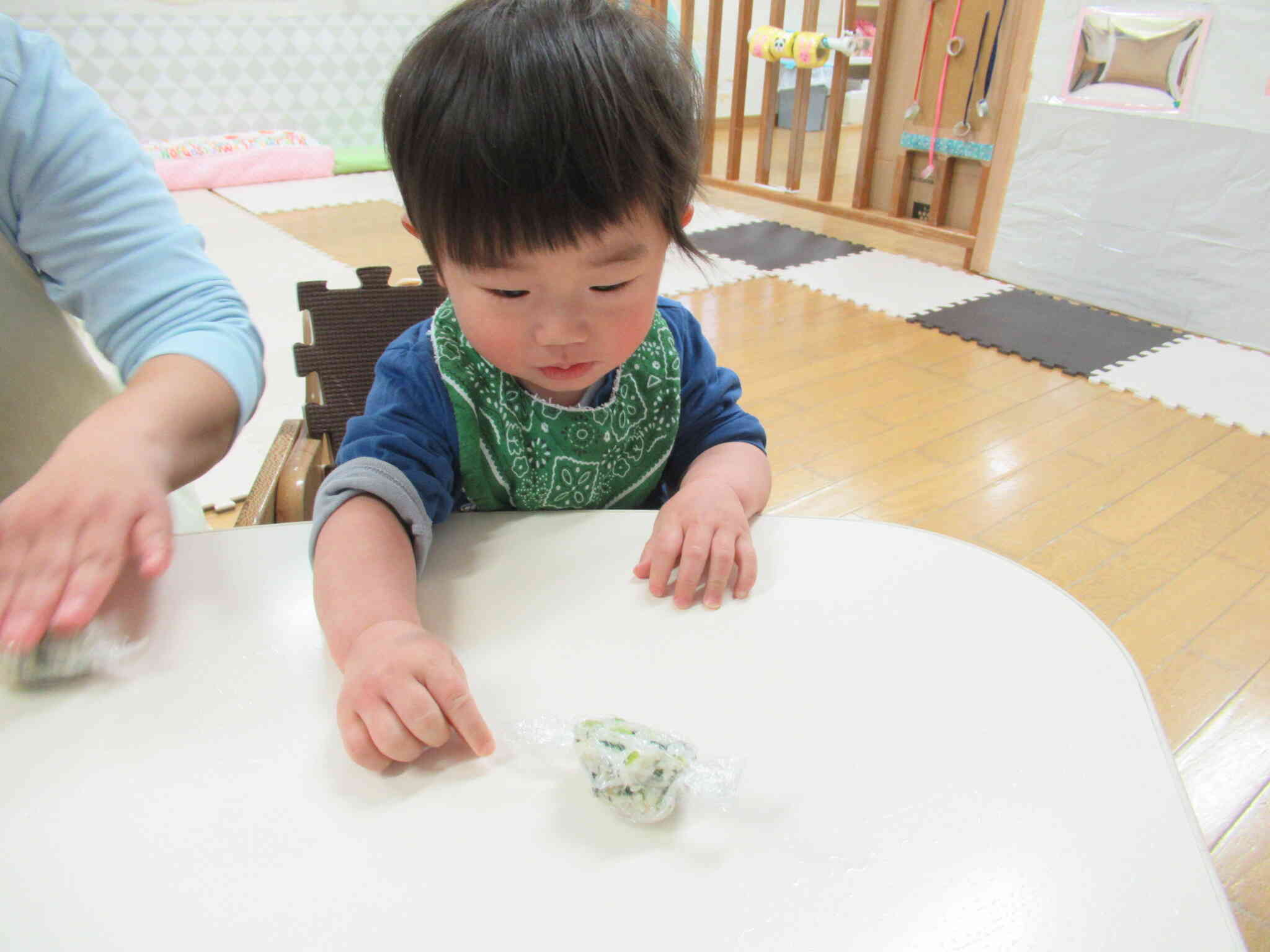 最初は触るのに躊躇していたしていたお友達もその後、にぎにぎしてくれました!