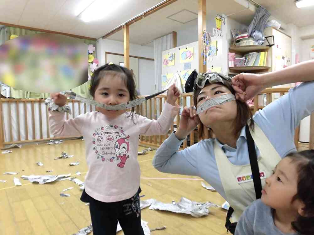 新聞紙お髭の出来上がり！