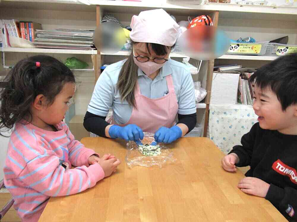 きりん組（2歳児）さんの様子