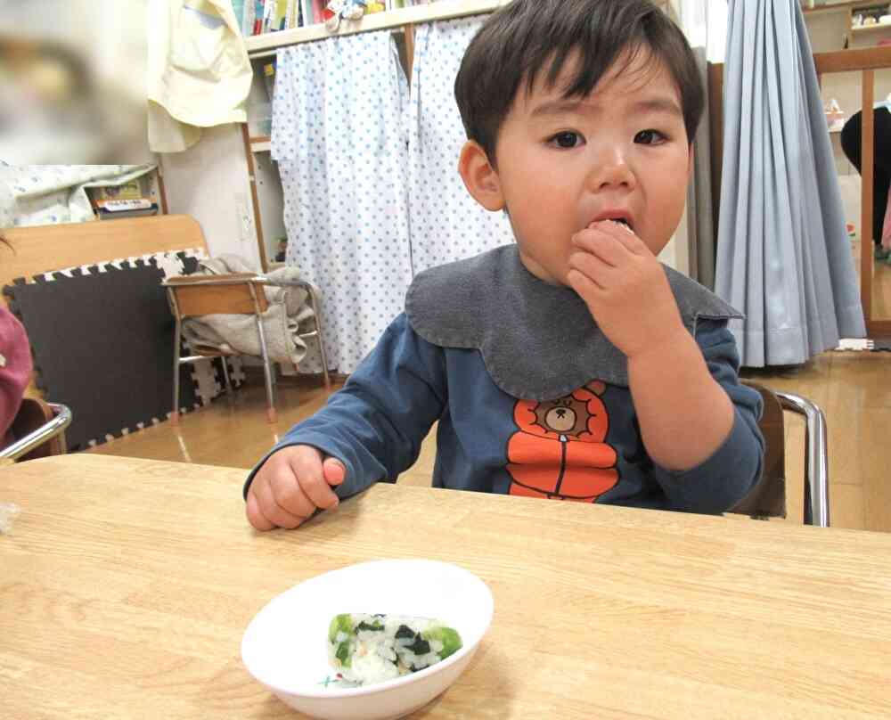 我慢できずにぱくり!