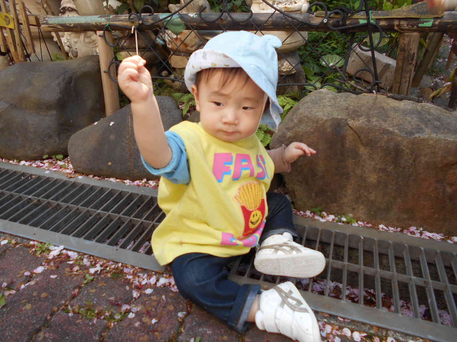 4／8 中庭で過ごしました。