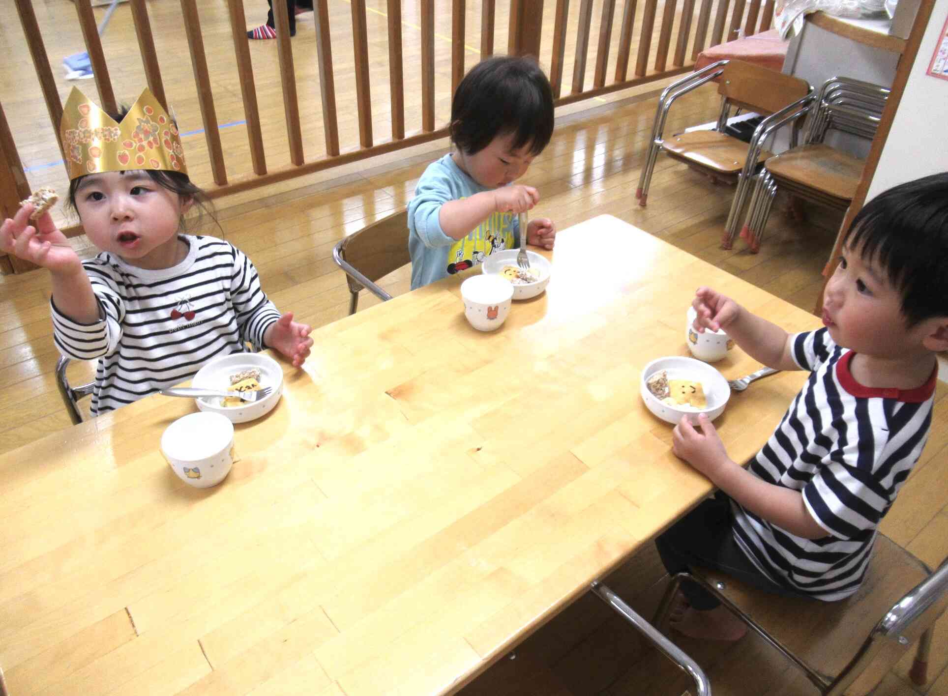 おやつはみんなの大好きなケーキ！