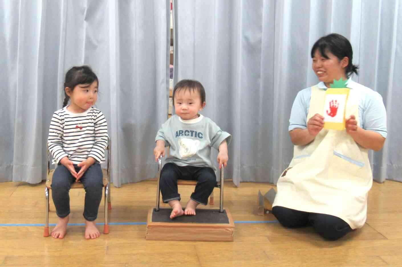 うさぎ組（0歳児）さんの担任の先生からバースデーカードをもらいました！