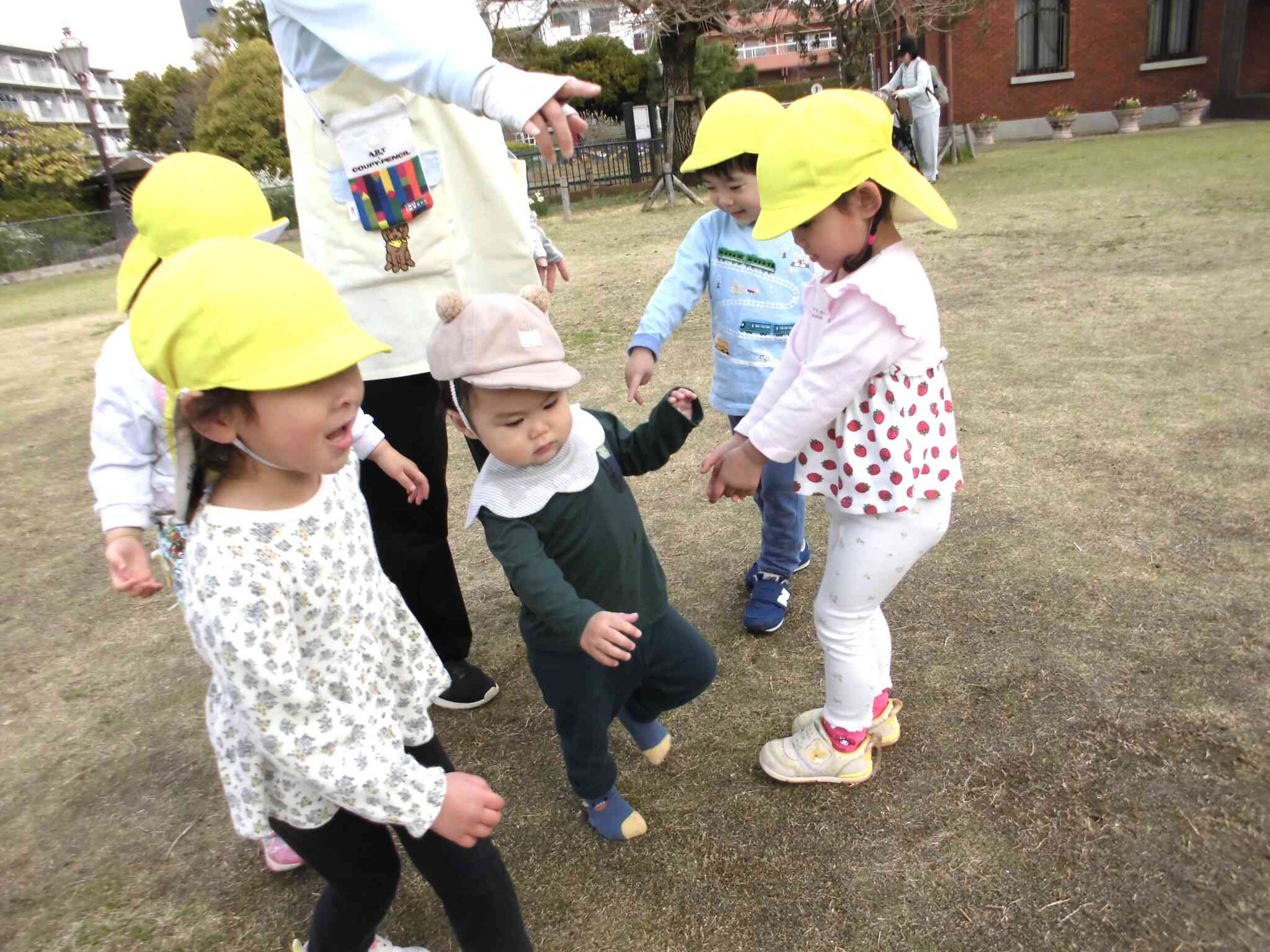 3/27 うさぎ組（0歳児）さんと最後の合同遊び