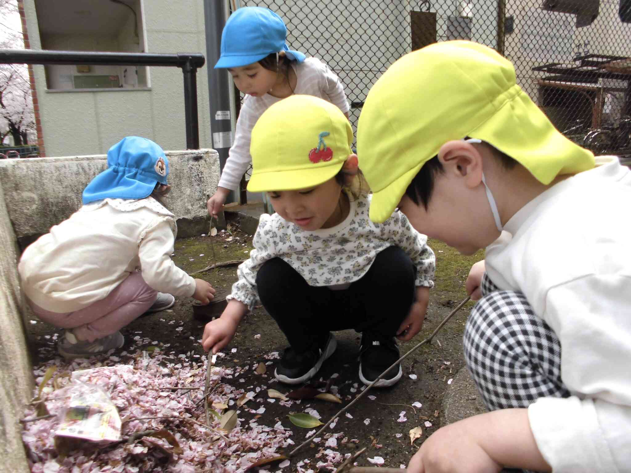 3/30　ぱんだ組（1歳児）さんと最後の合同遊び