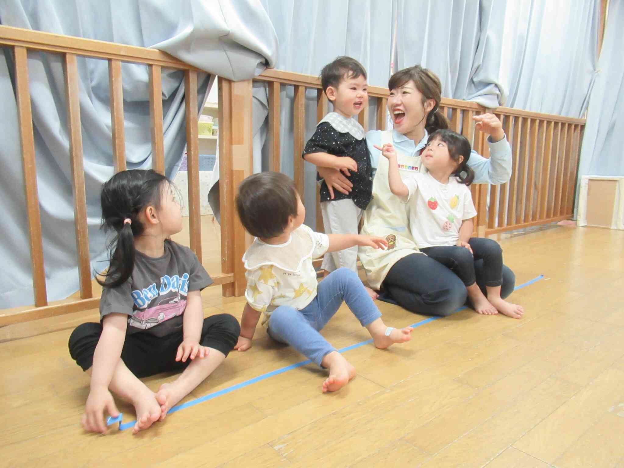 英語で講師の方が名前を読み上げました!誰の名前が呼ばれたのかなー?