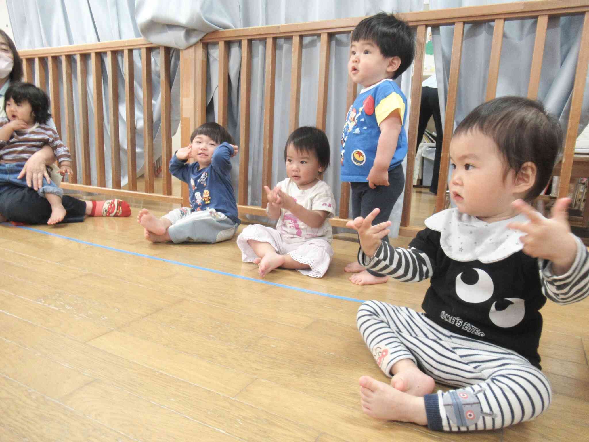みんなで「ティンクル〜ティンクル〜リトルスター♪」