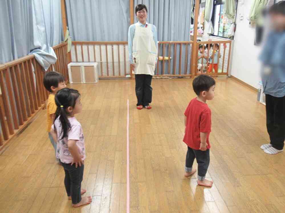 stop!というと、ピタっ!っと止まれていた、きりん組(2歳児)さん